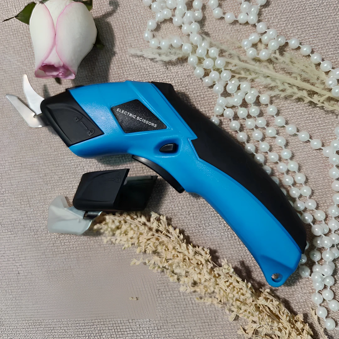 窗帘充电剪刀，电剪刀，窗帘制作，配两个刀头可多层减，方便拆卸