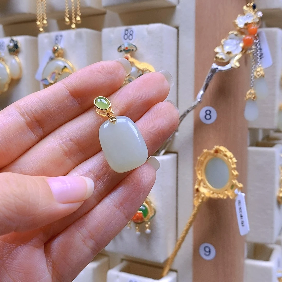 和田玉颈饰银S925镀金镶嵌