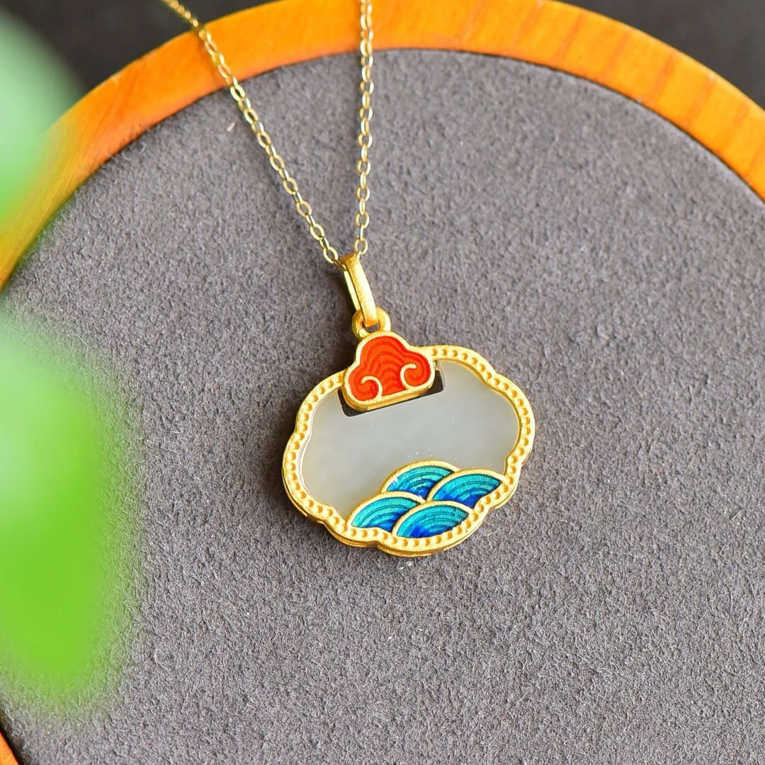 S925银镶嵌天然和田玉珐琅祥云如意锁吊坠26358不含链