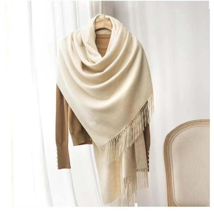 米白色  羊绒羊毛  冬季纯色披肩空调百搭