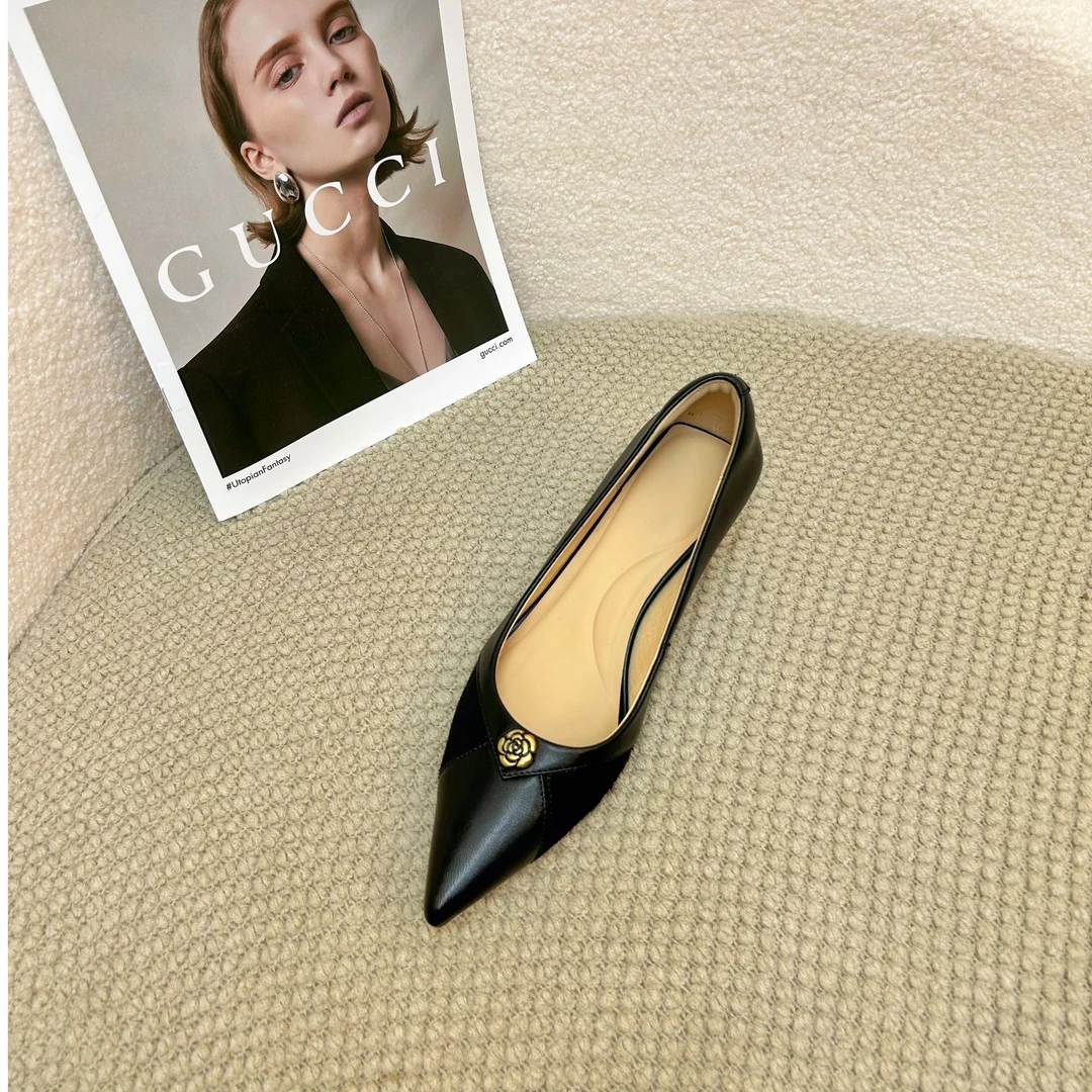 2024秋季新款  尖头马毛拼接山茶花浅口中跟气质单鞋 S086-28