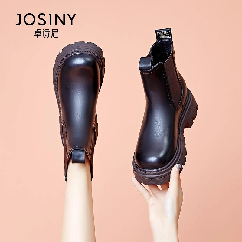 卓诗尼粗跟短靴女2025冬季新款复古烟筒英伦风时装靴女厚底马丁靴