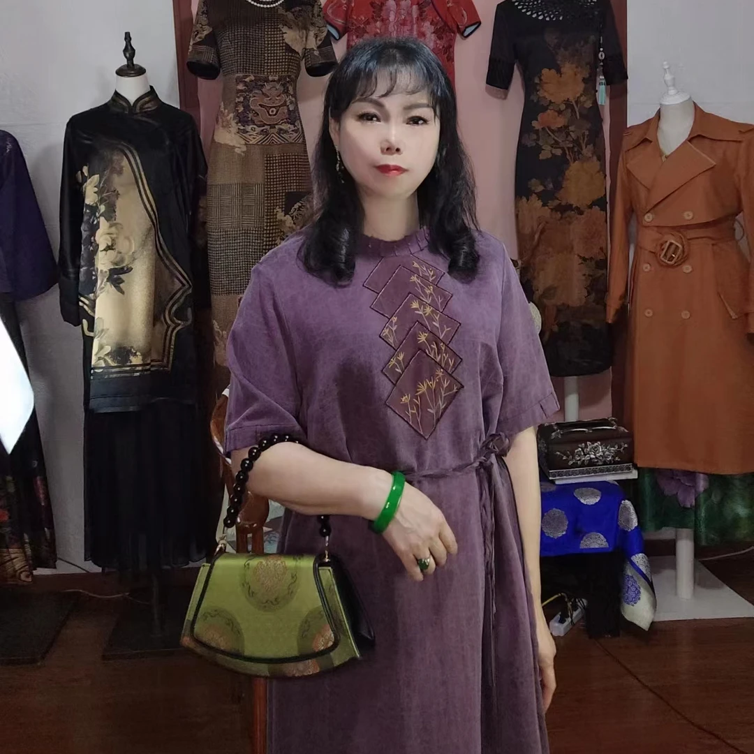 气质紫色时尚宽松连衣裙