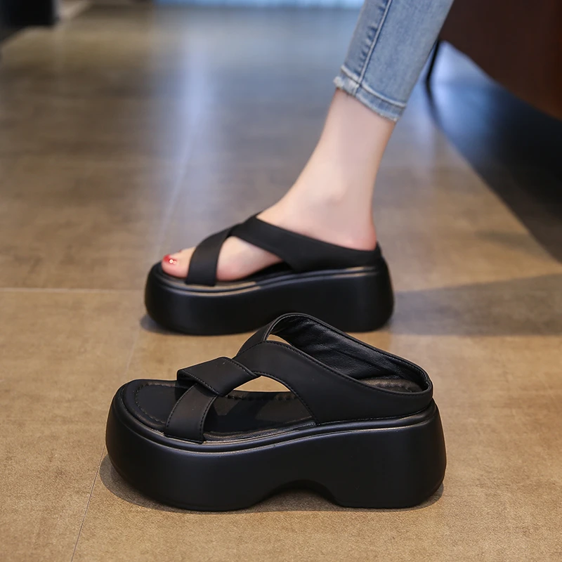 小码凉拖鞋女夏外穿2025新款时尚百搭厚底增高软底轻便小个子高跟