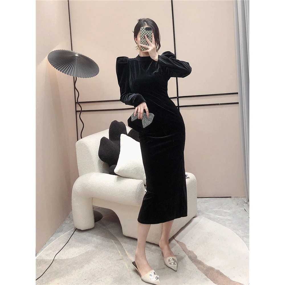 气质名媛轻熟风法式丝绒连衣裙女2023年秋冬新款高腰显瘦包臀裙子