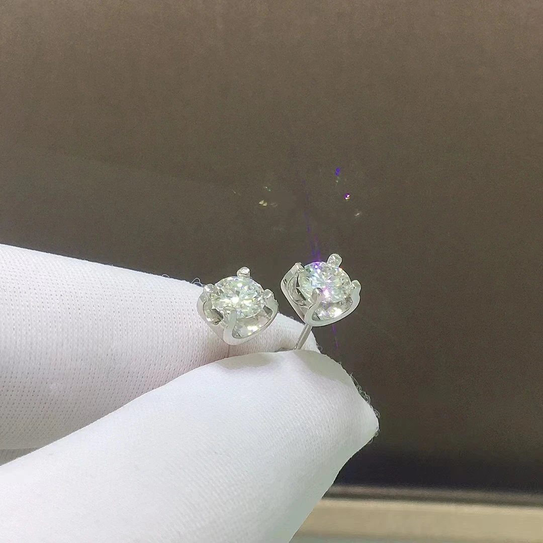 【库里南矿区】1克拉牛头耳钉首饰-zz28