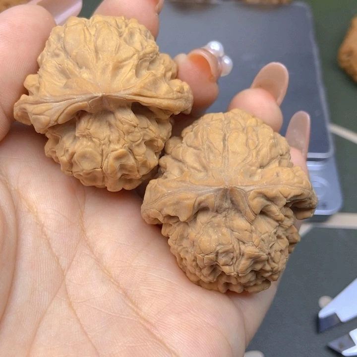 文玩核桃吊坠小龙鼎