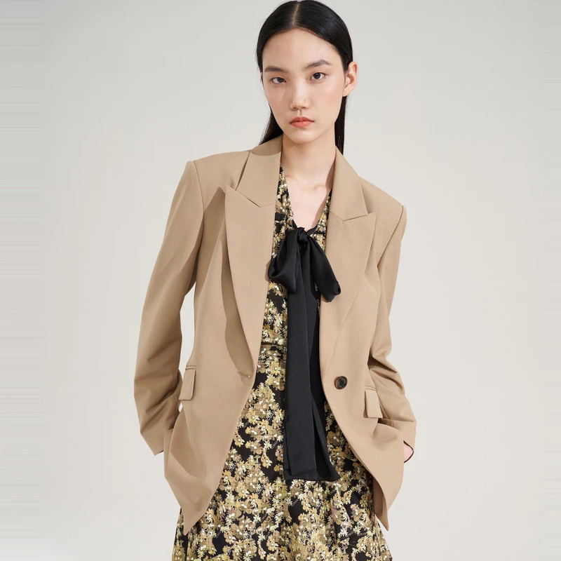 XG/雪歌气质休闲卡其色咖色设计感时尚西服西装XI307027A273