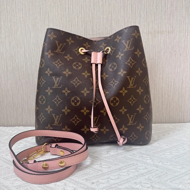 95新 LouisVuitton/路易威登 LV 粉水桶 单肩包