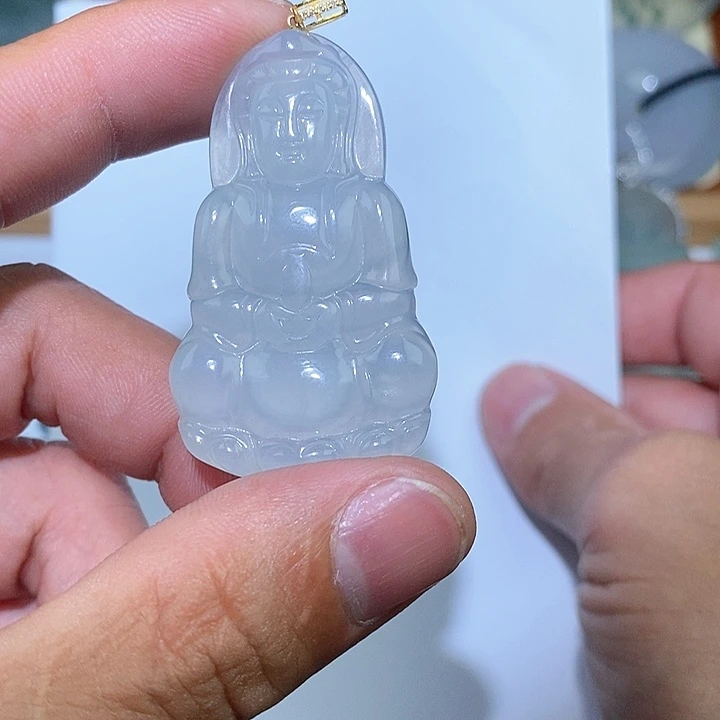 翡翠颈饰未镶嵌观音
