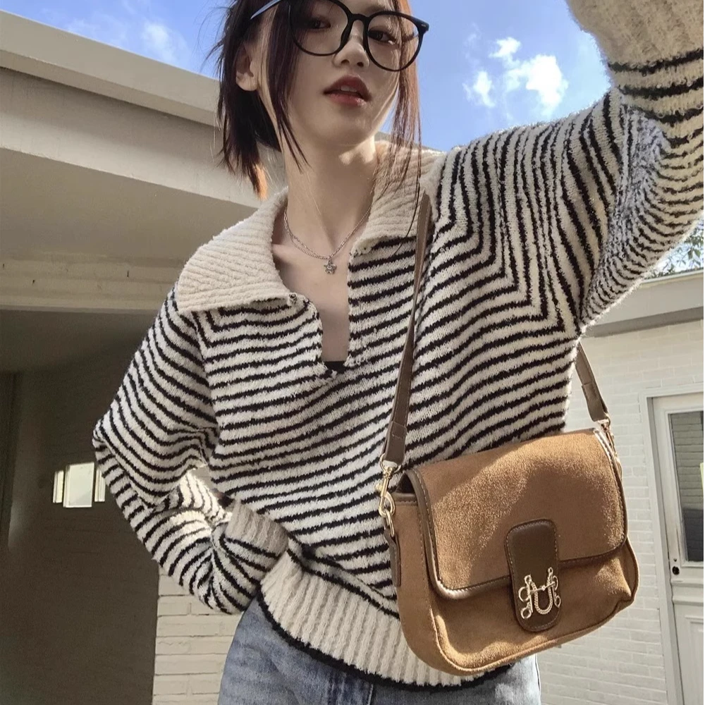 高级感超好看v领毛衣女秋冬宽松显瘦气质polo领条纹显瘦针织衫ins