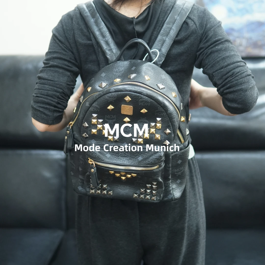 95新 MCM 黑色双肩包/XX10603505/3505