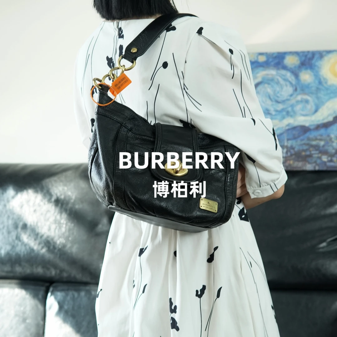 95新 BURBERRY/博柏利 黑色单肩包/NN08027071/7071