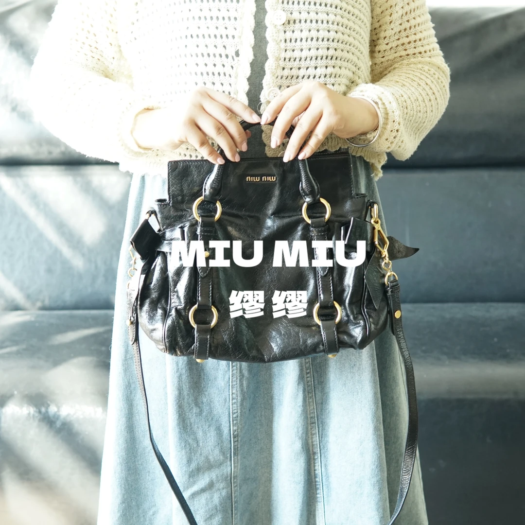 95新 MIU MIU/缪缪 miumiu/黑金机车单肩斜挎包/ZS08407524/7524