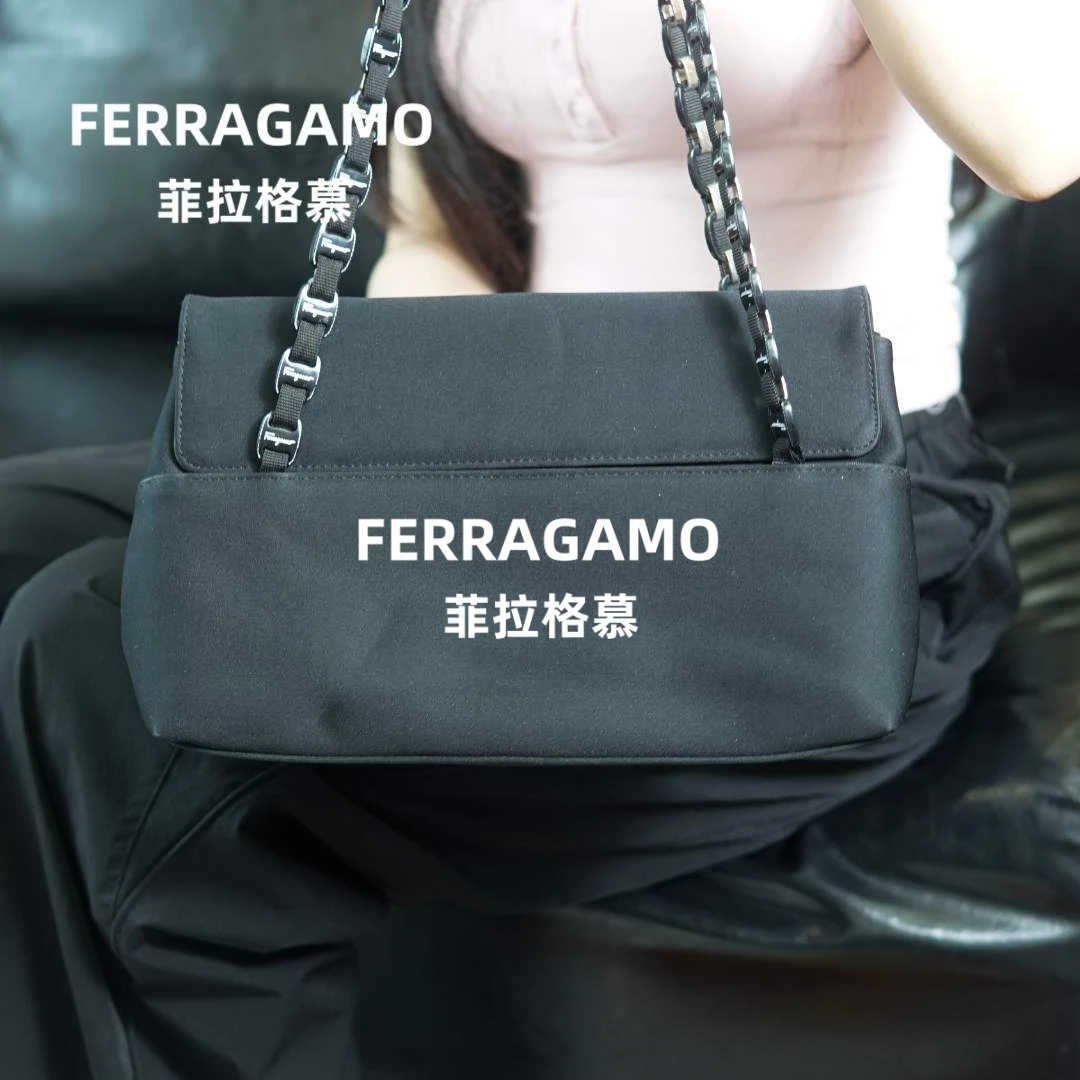 95新 FERRAGAMO/菲拉格慕 黑色单肩包/JJ06705252/5252