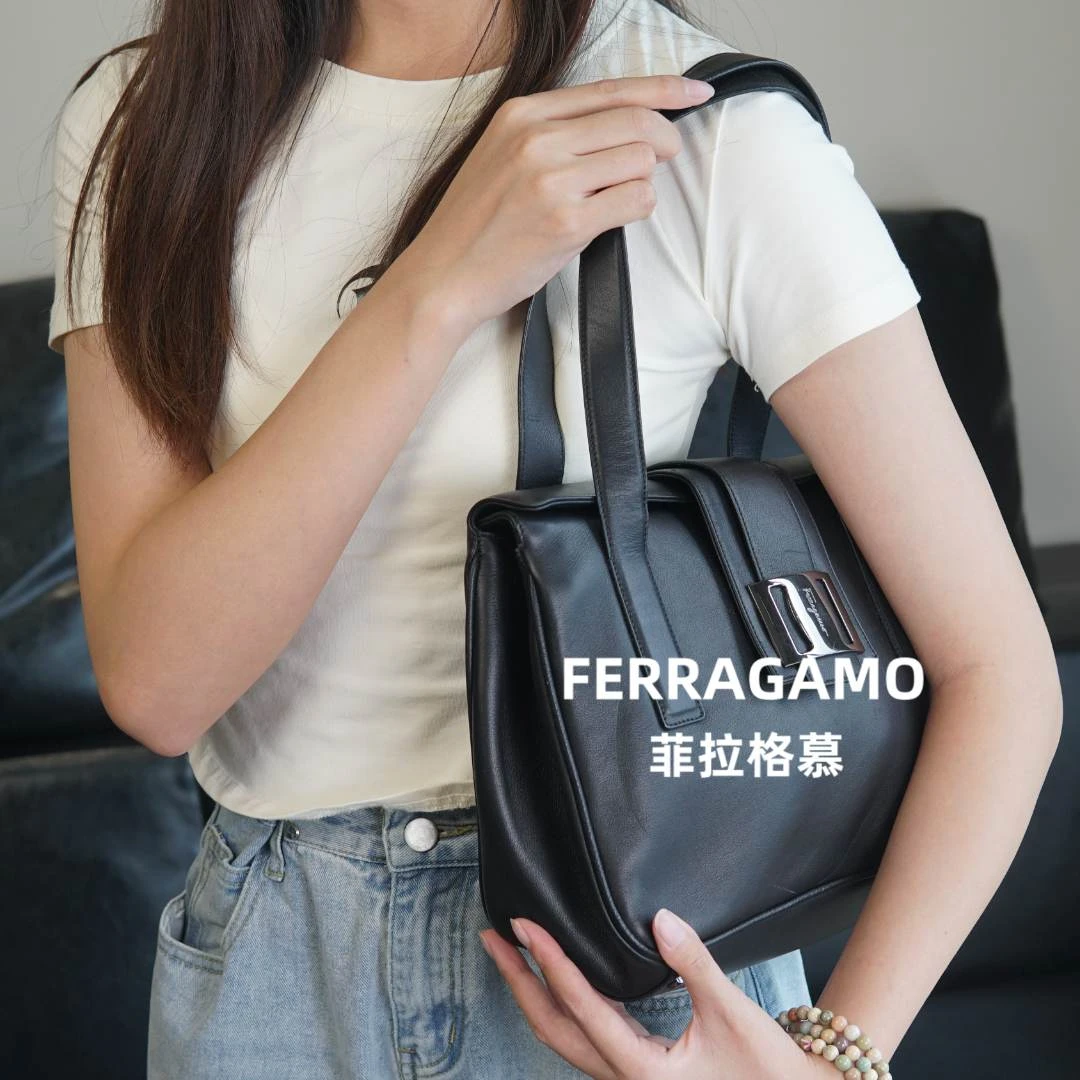 95新 FERRAGAMO/菲拉格慕 翻盖黑银单肩包/F3JJ06825038//5038