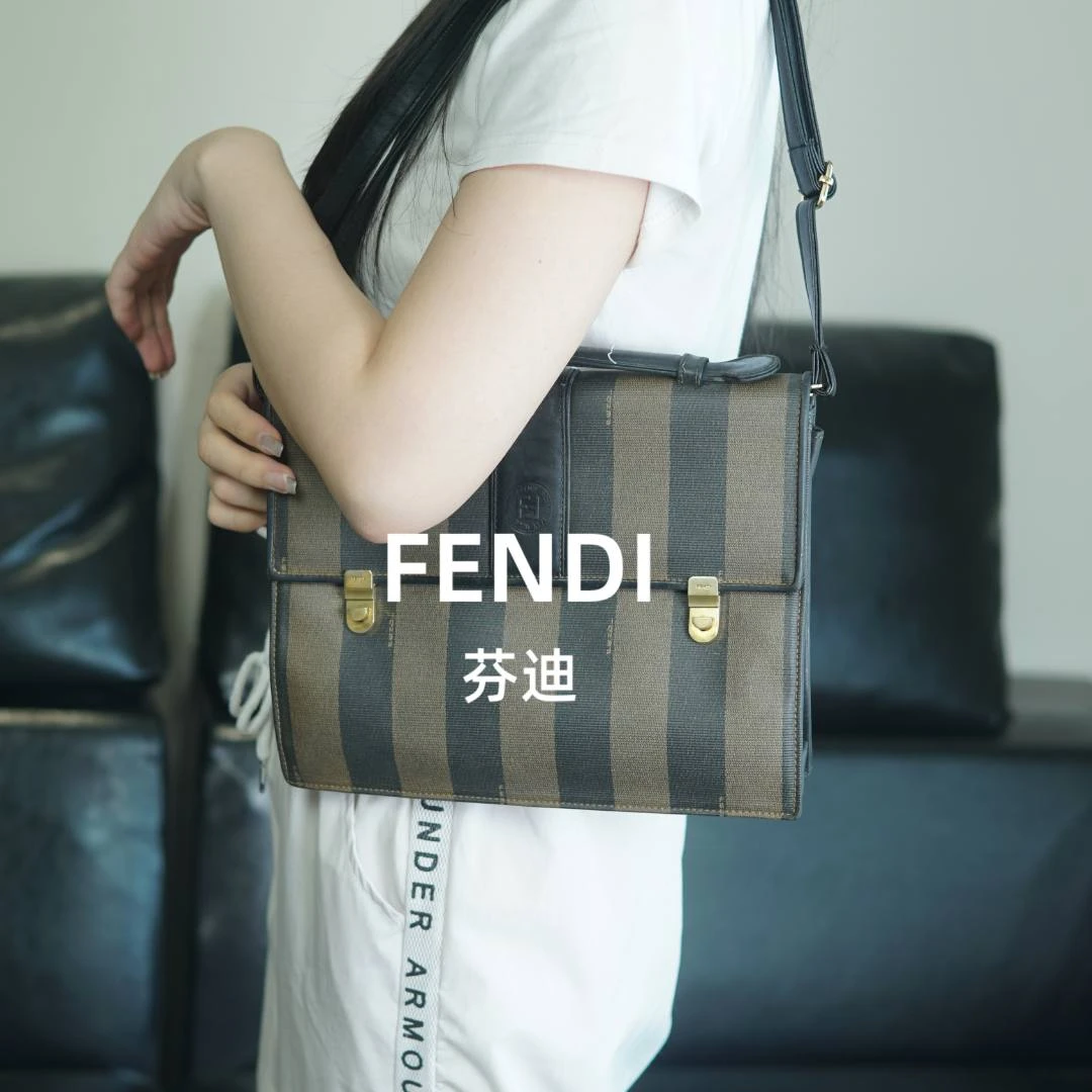 95新 FENDI/芬迪 邮差包/FYHX06429022/9022