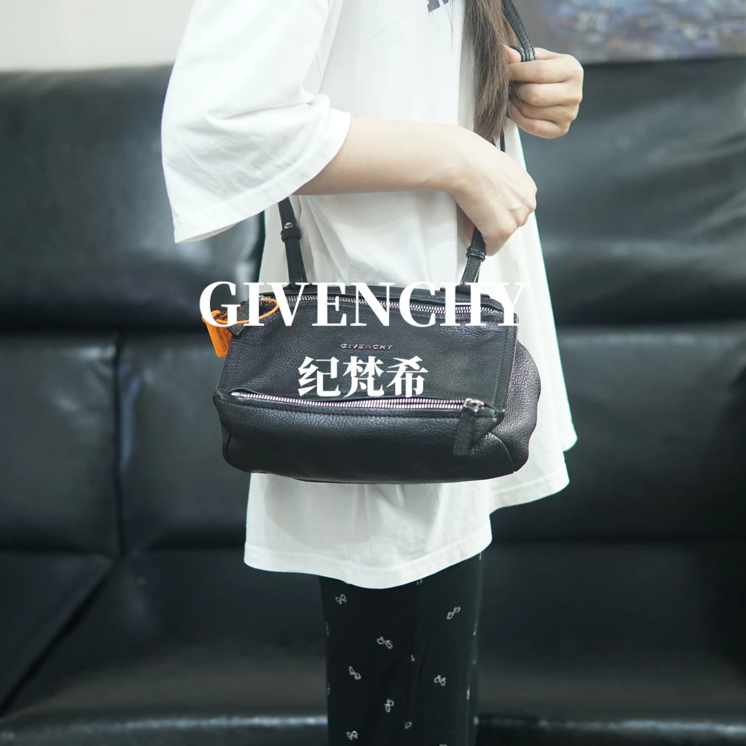 95新 Givenchy/纪梵希 黑银三角斜挎包/F3RX05407003/7003