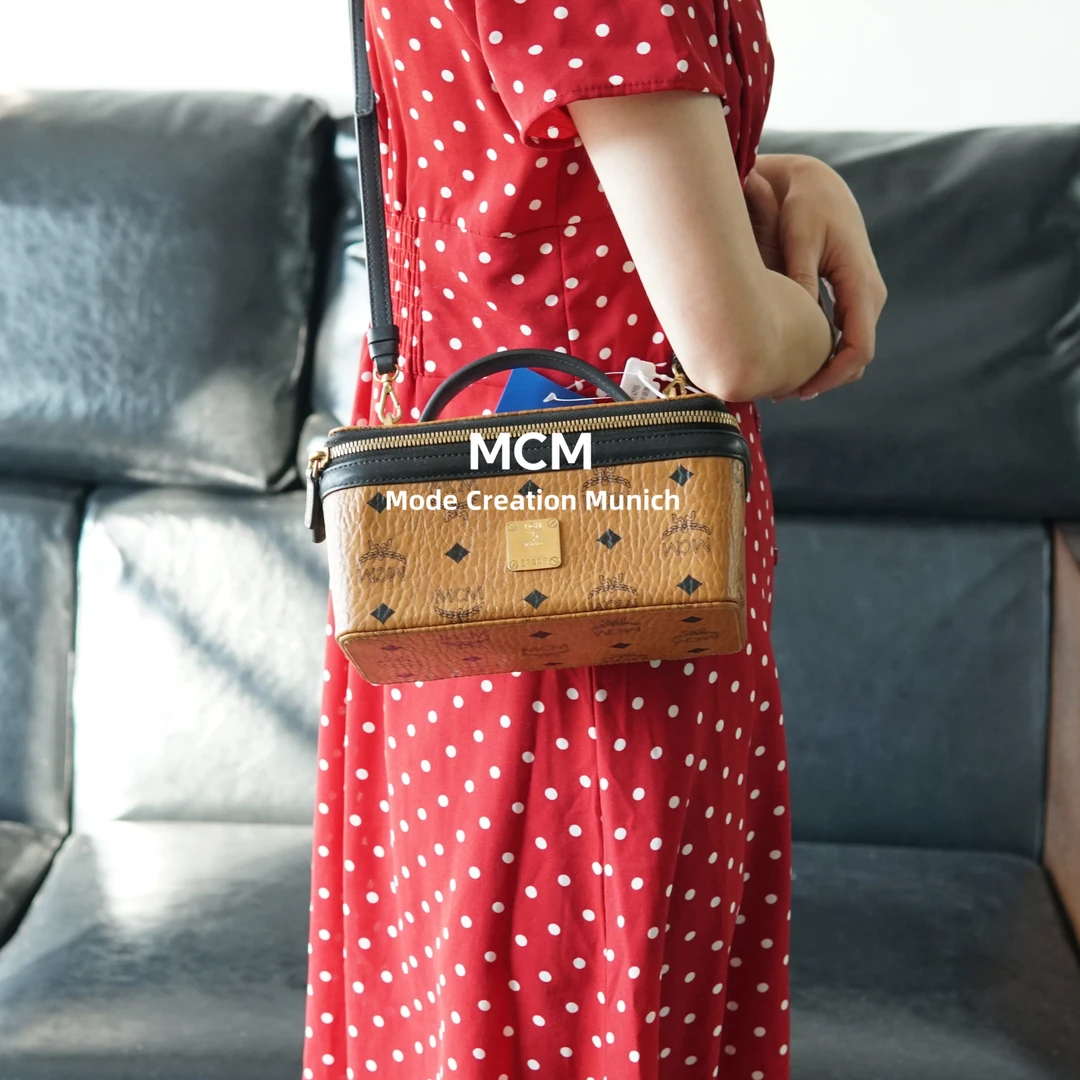 95新 MCM MCM斜挎化妆盒子包/BK08813016/3016