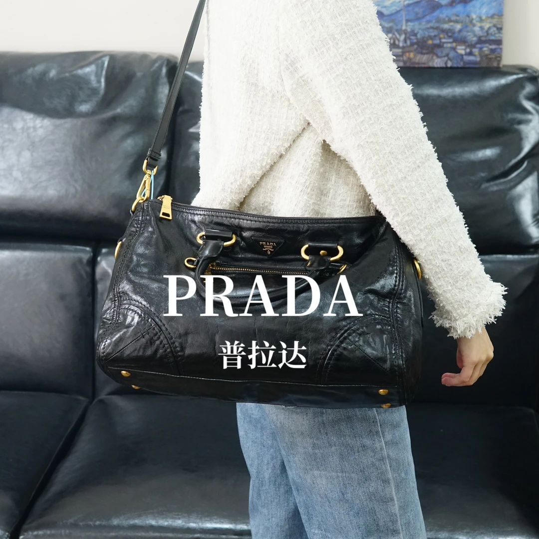 95新 Prada/普拉达 黑金斜挎包/WJ10818040/8040