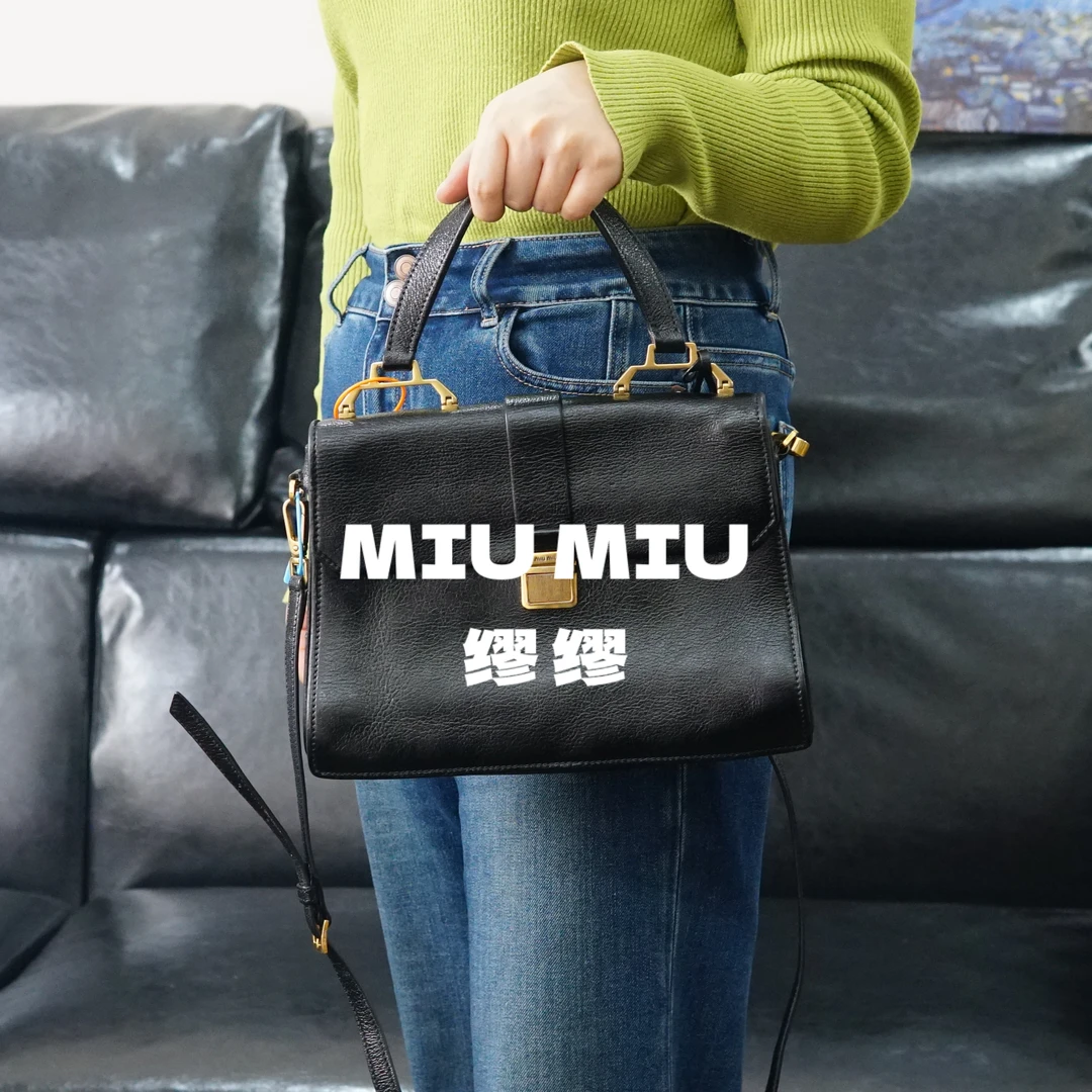 95新 MIU MIU/缪缪 miumiu/黑金斜挎包/FYBX11605556/5556