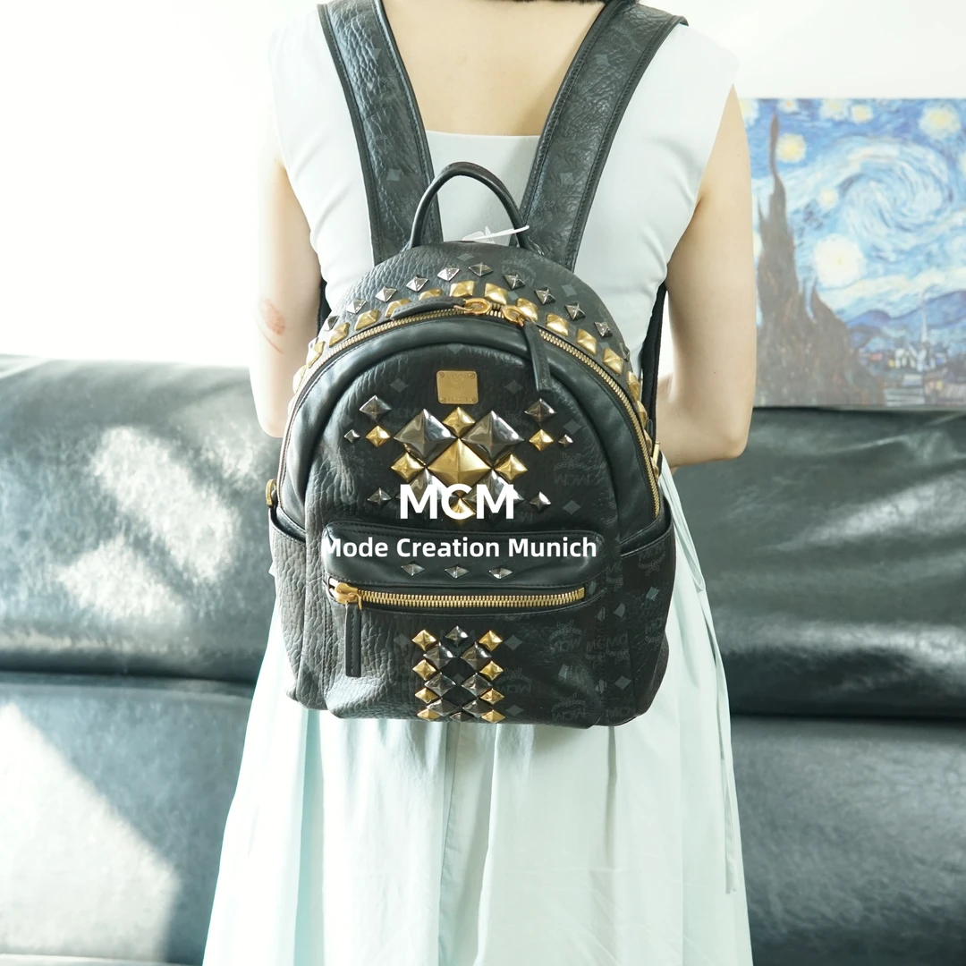 95新 MCM 黑金色双肩包/LJ08814035/4035