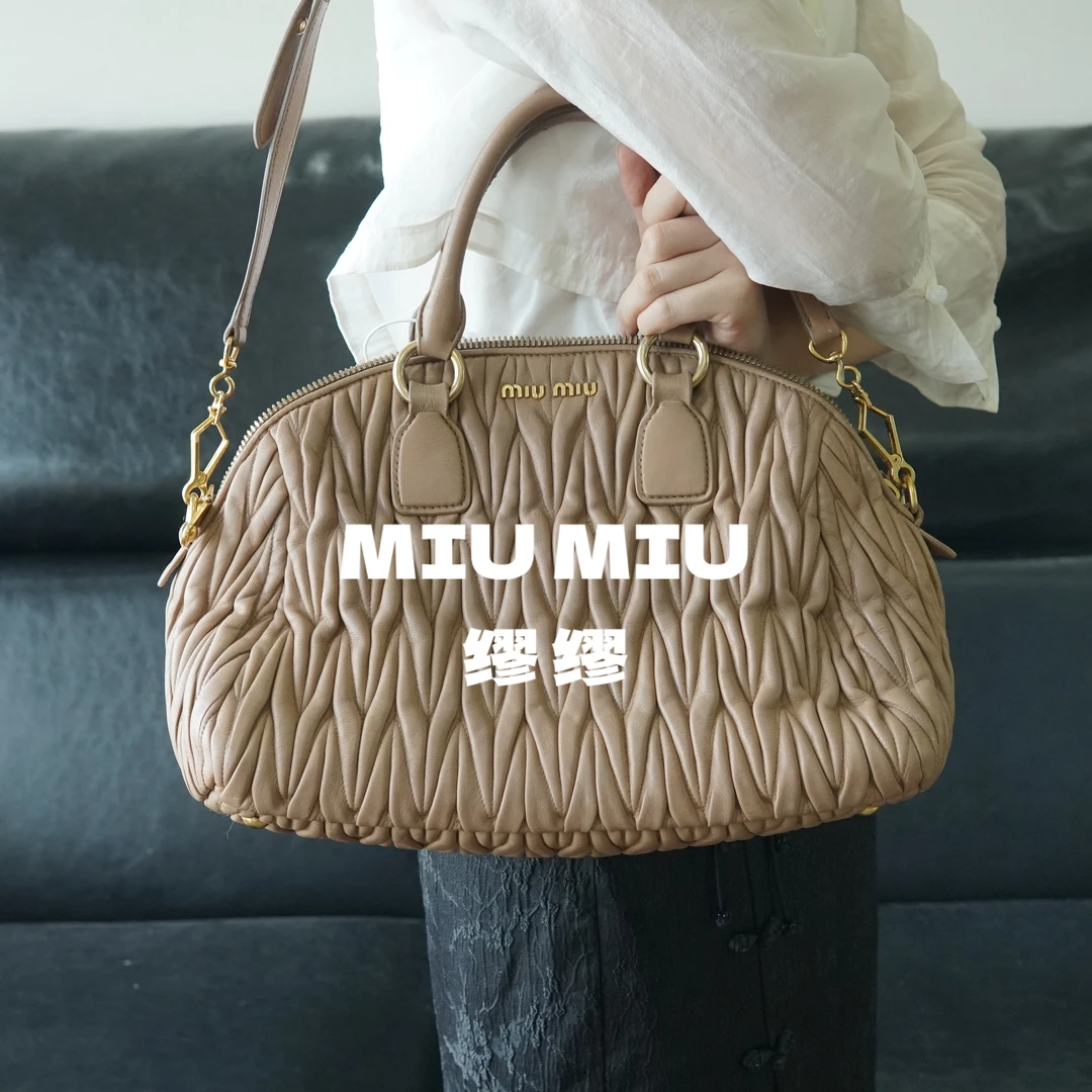 95新 MIU MIU/缪缪 miumiu/贝壳斜挎包/DD07816019/6019