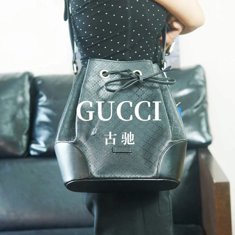 95新 GUCCI/古驰 黑色抽绳水桶斜挎包/TC09722019/2019