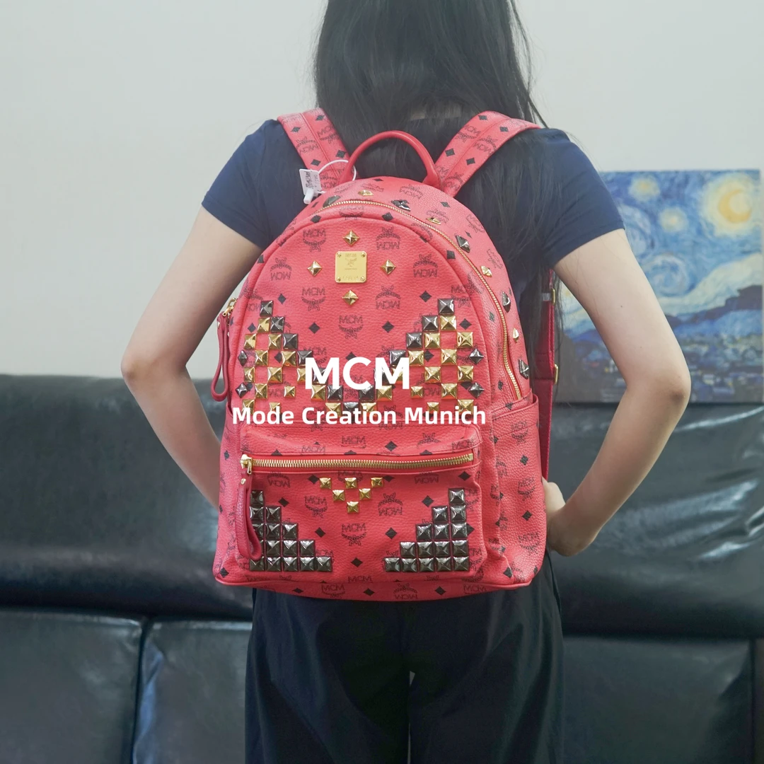 95新 MCM 红色铆钉大双肩包/SD09615001/5001