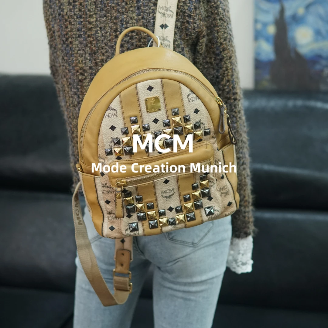 95新 MCM 拼色双肩包/CD10419021/9021