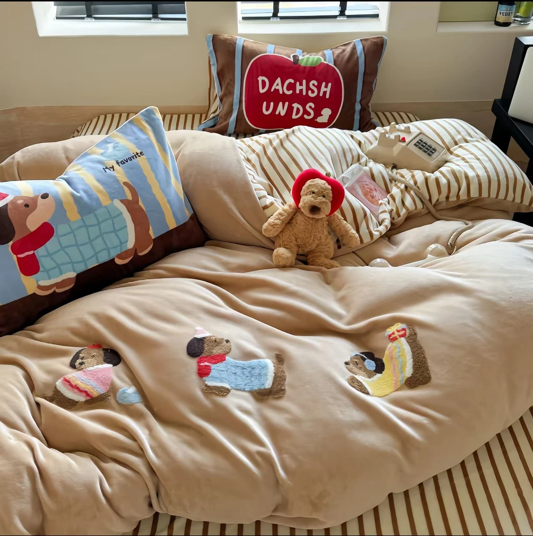 YijuyouPin【礼物狗】秋冬加厚ins可爱腊肠狗毛巾绣牛奶绒四件套