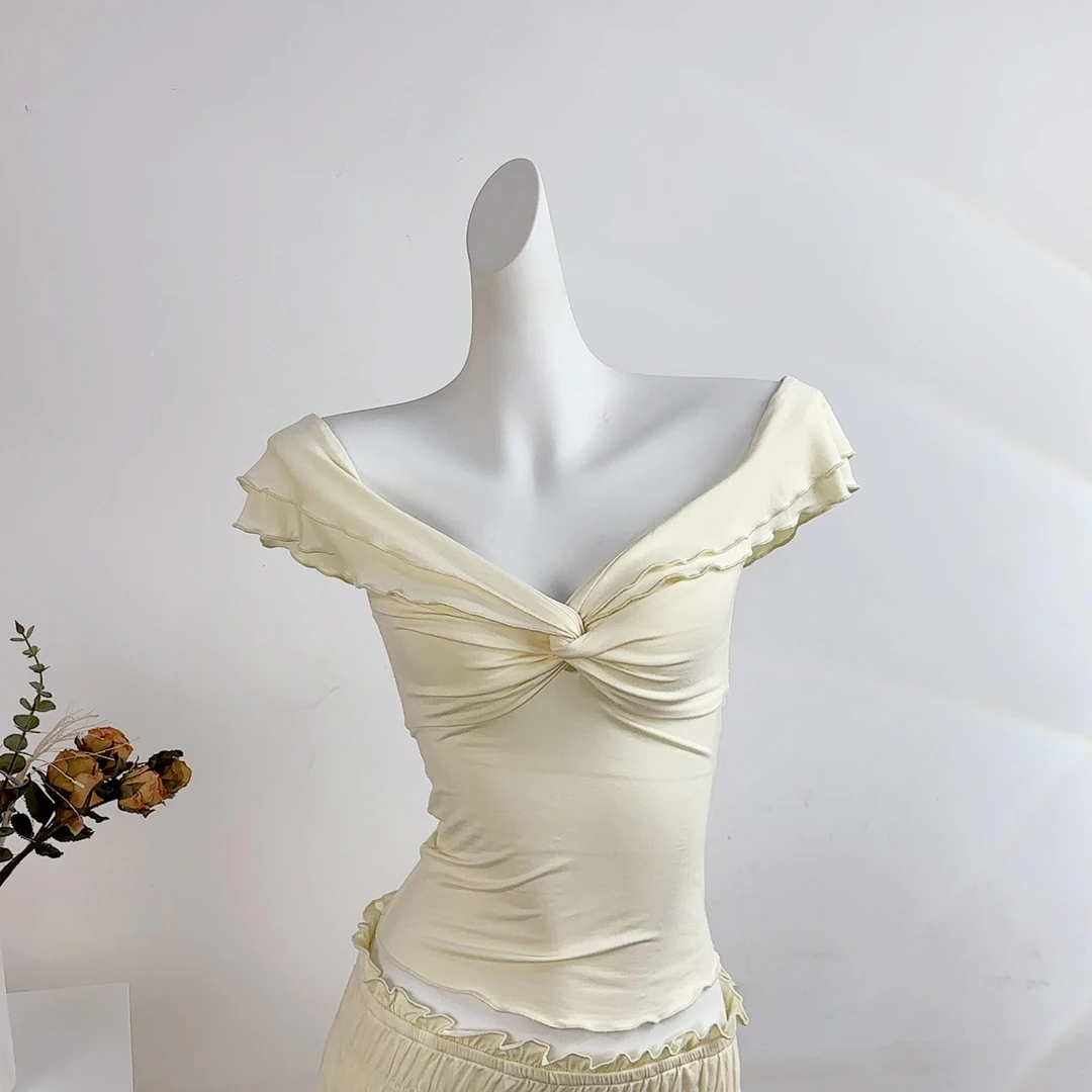 法式小众设计感度假性感甜美显胸大扭绳木耳边V领飞飞袖上衣女装