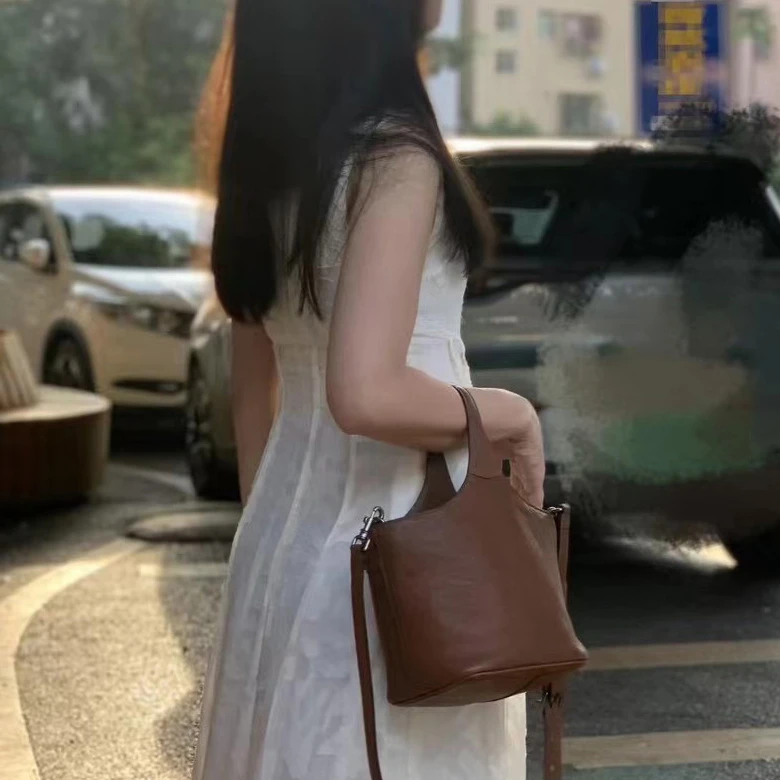 真皮斜挎包女士 植鞣皮工艺个性菜篮子手腕包 进口头层牛皮单肩包