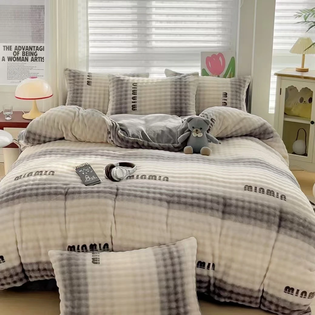 【灰色字母】四季柔软泡泡绒亲肤加厚四件套