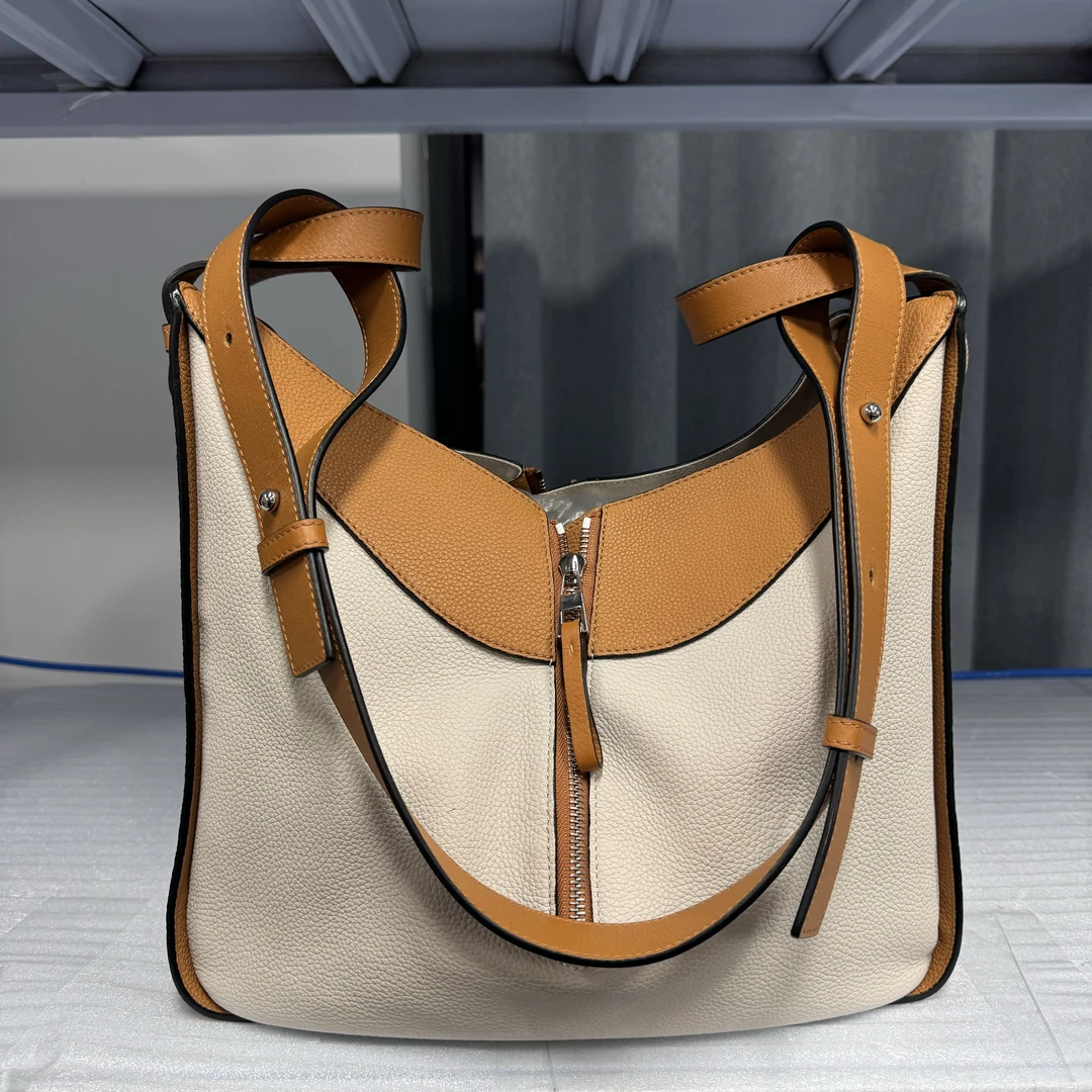 95新 LOEWE/罗意威 单肩包/LHJJMZL0002