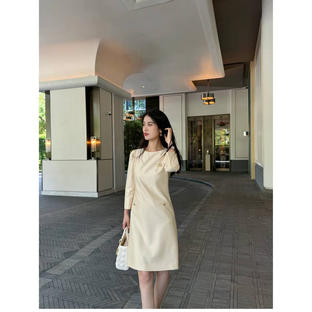Y S Q 春季新款纯色高级减龄显瘦时尚气质长袖连衣裙