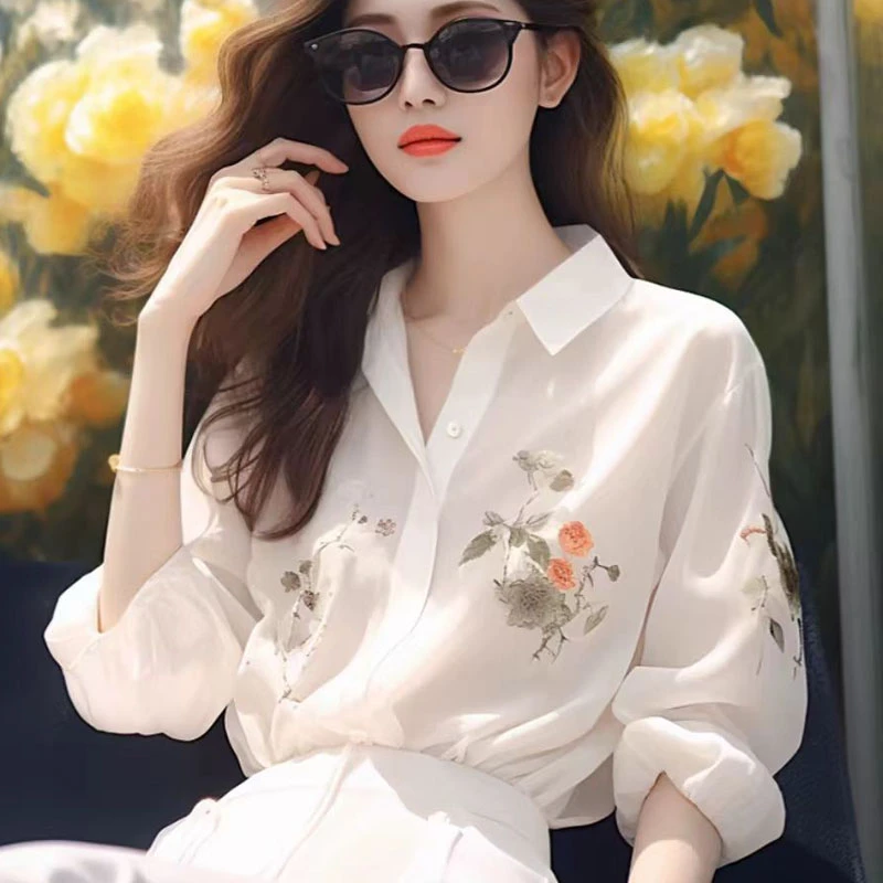 衬衣设计感洋气白色印花上衣2025新款宽松气质翻领长袖衬衫女