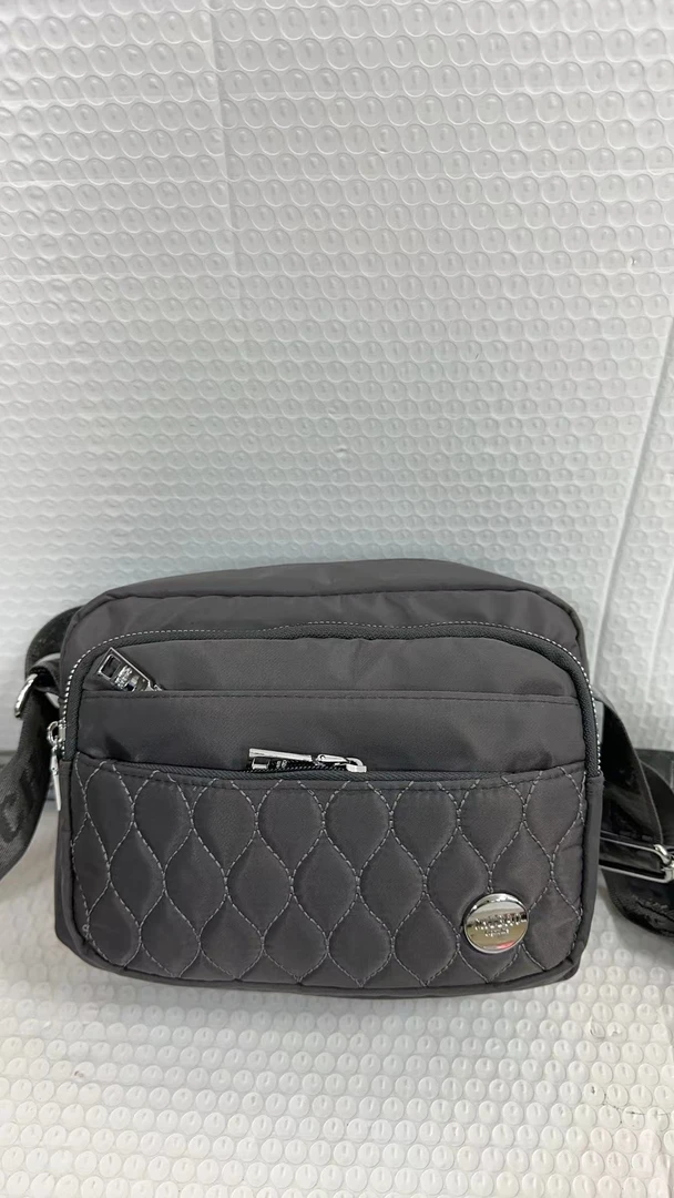 CHIBAO/驰豹单肩斜挎包106-8