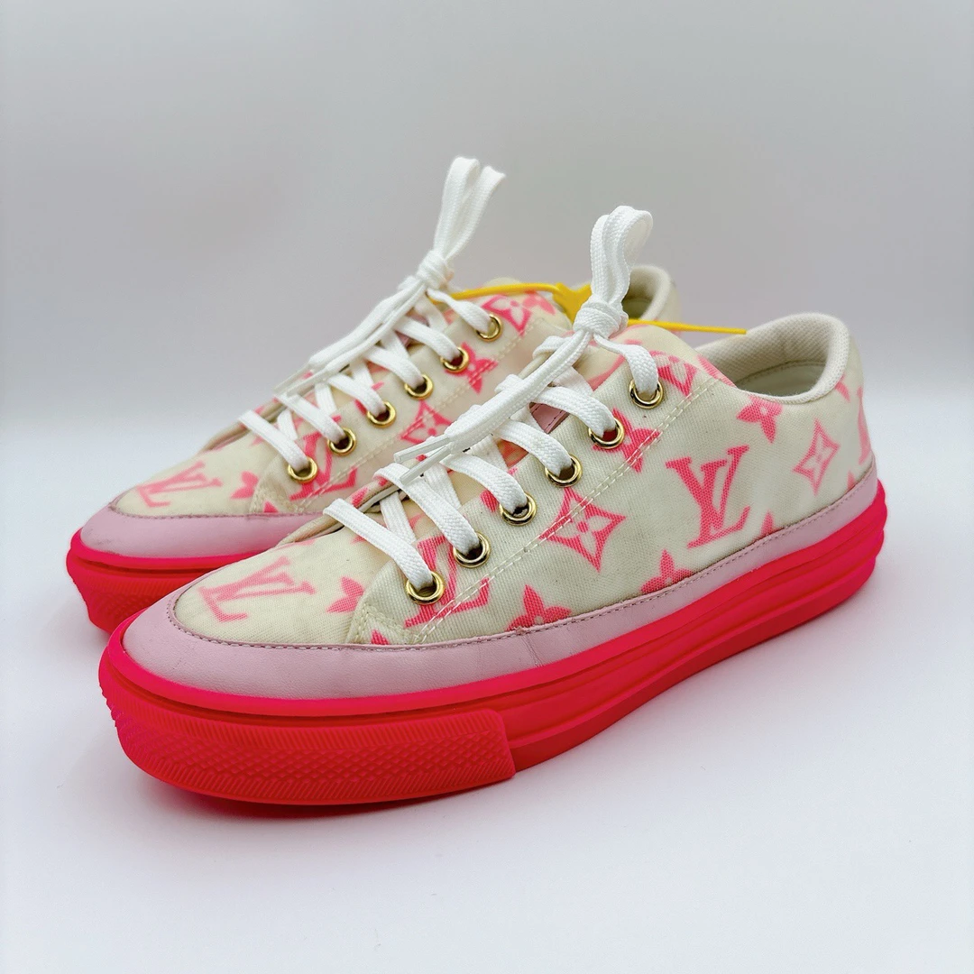 95新/路易威登/LV35码/莓果红满印老花低帮时尚板鞋/BM00277