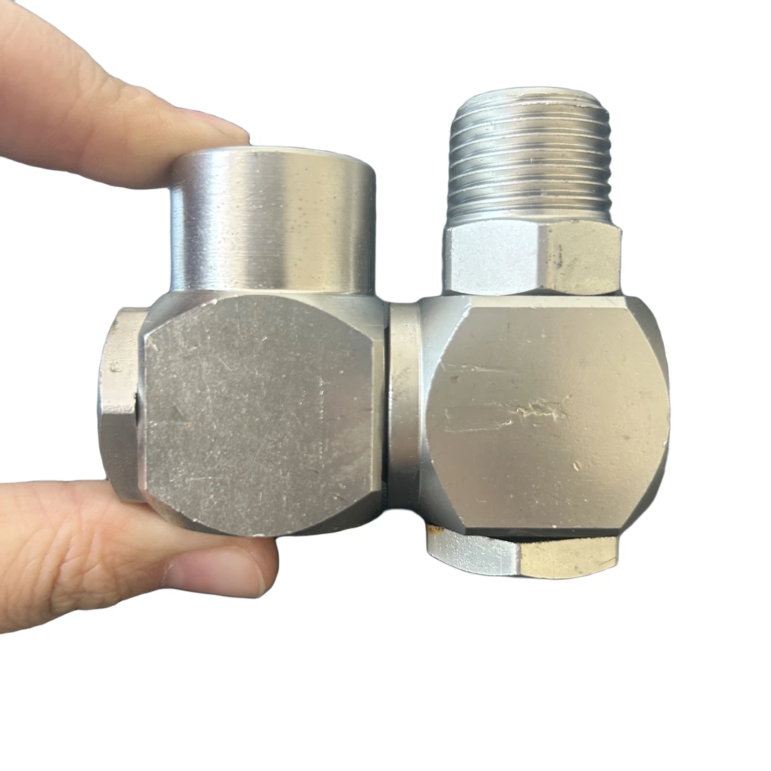 大万向内丝接头1个