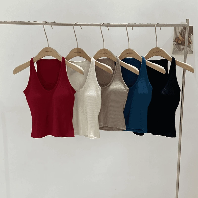 时尚穿搭带胸垫修身纯色短款打底挂脖背心女秋季内搭紧身无袖上衣