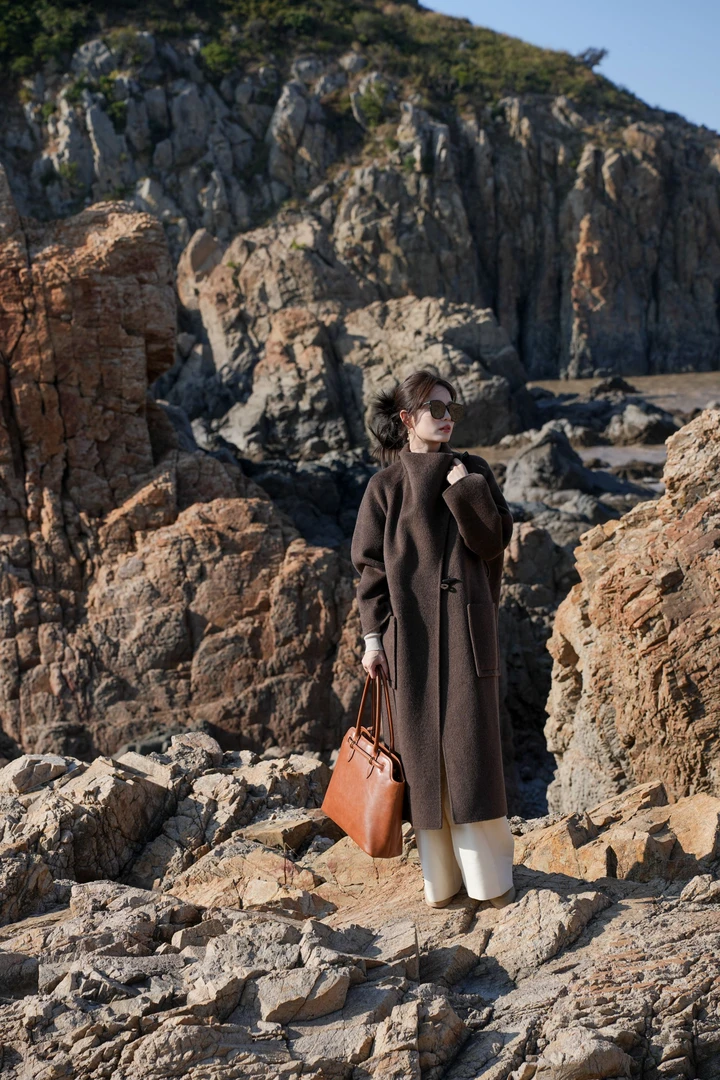 周周专属&独特烟囱领2024新款高定设计师款驼绒羊毛大衣