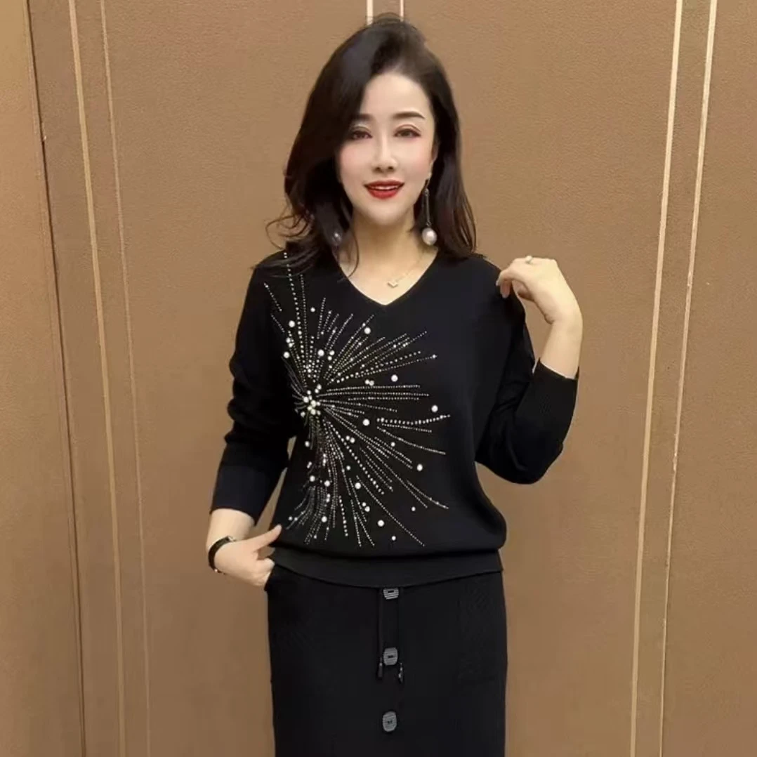 2024秋冬新款重工烫钻针织衫V领纯色宽松大码上衣女洋气打底衫