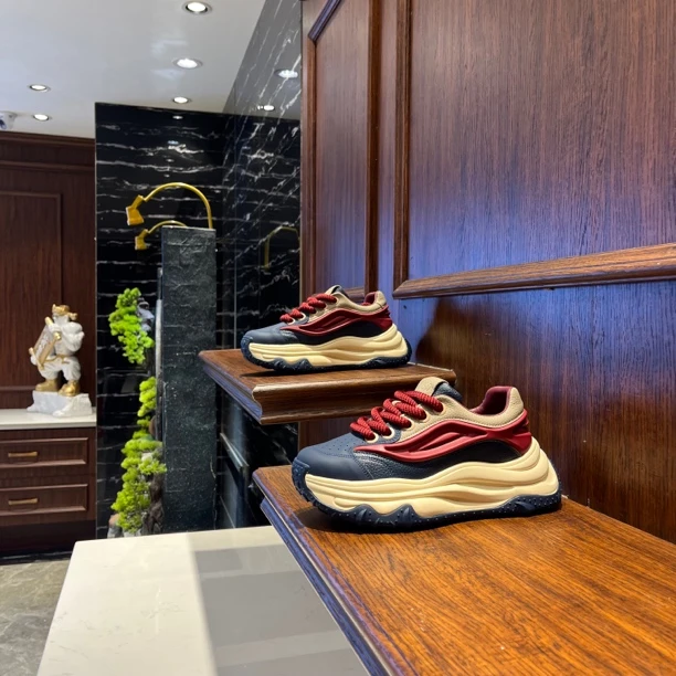 秋冬季新款时尚百搭潮流低帮厚底增高气质男士潮鞋（偏大一码）