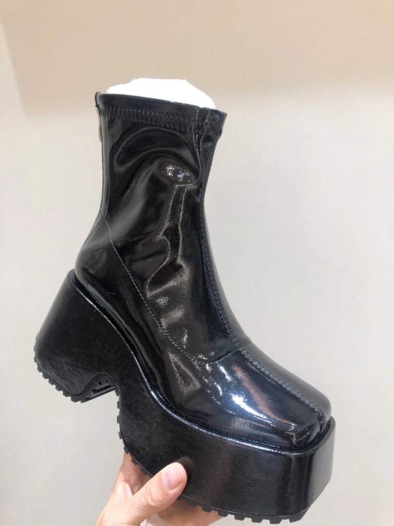 新款网红短靴中筒圆头高跟黑色百搭厚底秋冬加绒粗跟时尚