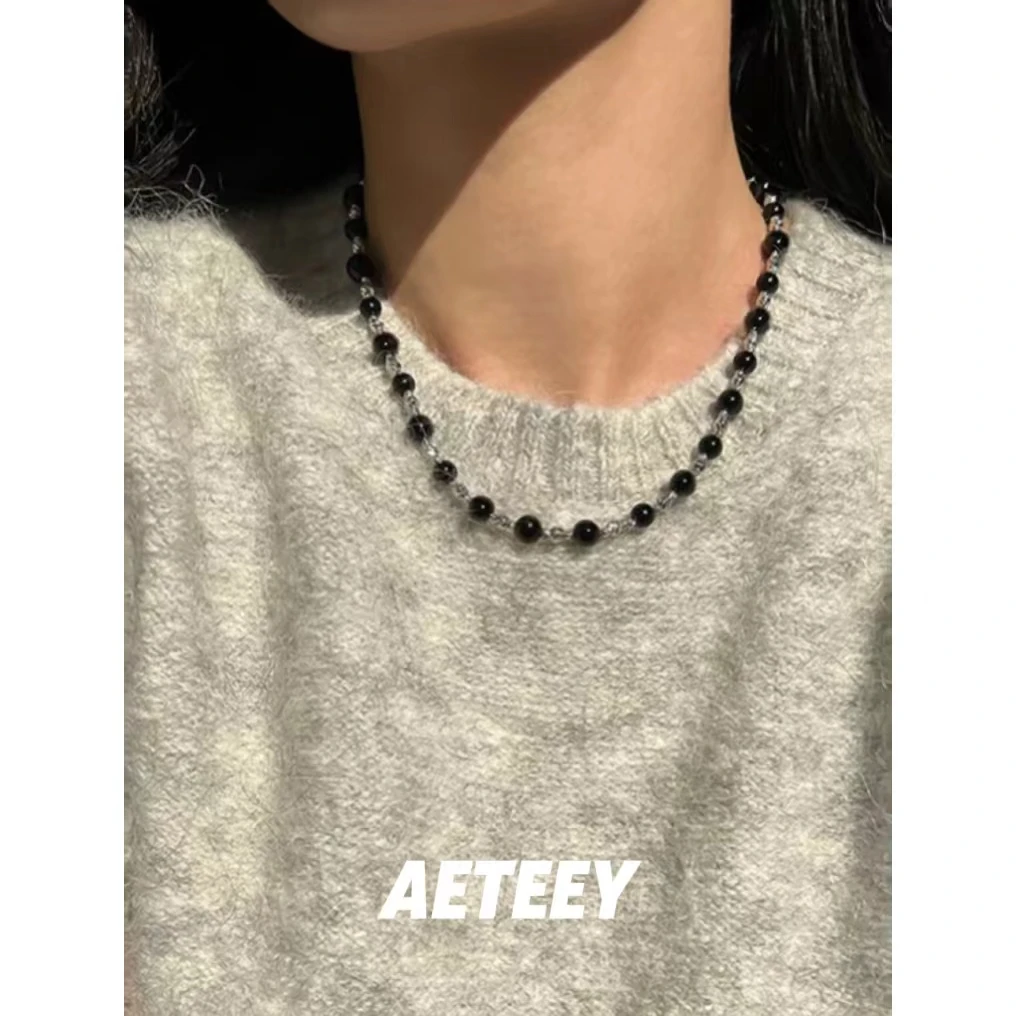 AETEEY 铜合金亚克力项链 小众时髦感黑色金属串珠项链R93