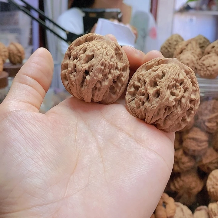 【闪购商品】文玩核桃把件42.5老树狮虎兽
