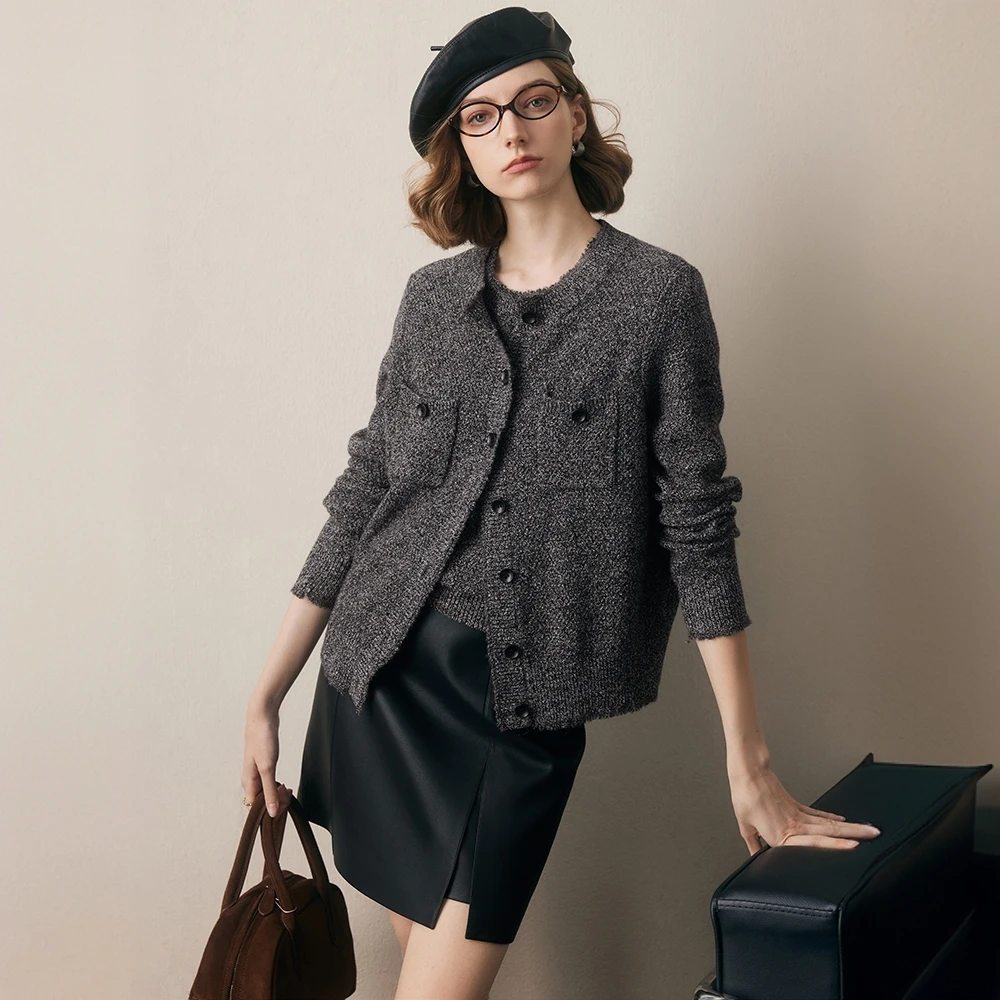 法曼萱法式复古灰色针织开衫女小个子2024冬新款圆领百搭上衣