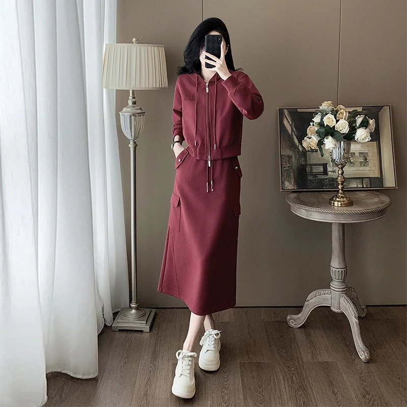 韩系高级感穿搭安可拉红卫衣套装女春秋2024新款高腰半身裙两件套