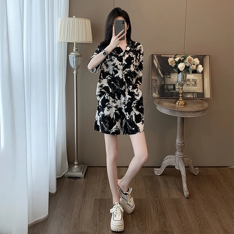 网红炸街休闲运动套装女夏季2024新款水墨扎染短袖衬衫短裤两件套